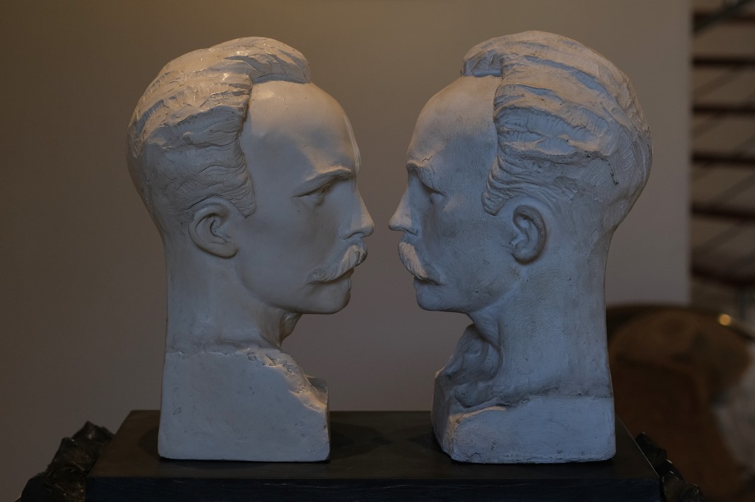 José Martí. Bustos