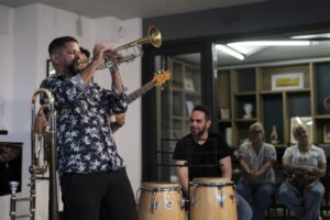 Lee más sobre el artículo La libertad es una trompeta que responde un viernes